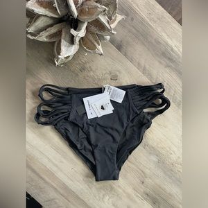 O’Neill saltwater solid strappy bottom